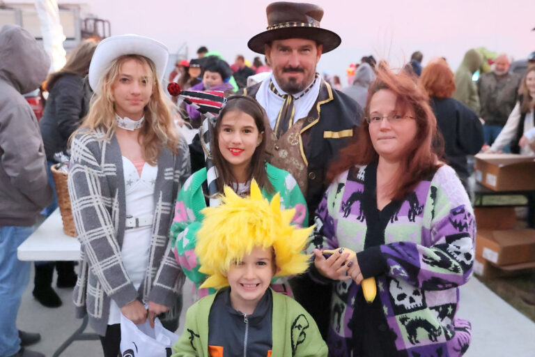 Hilltop Supermarket's annual Trunk or Treat Event. (Mark Haynes, Clarksville Online)