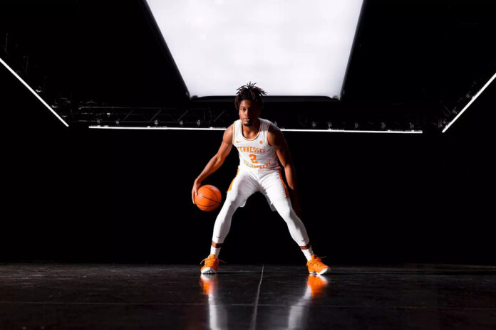 #4 Tennessee Men's Basketball Battles #15 Missouri in Pivotal SEC Clash at Food City Center, Wednesday. (UT Athletics)