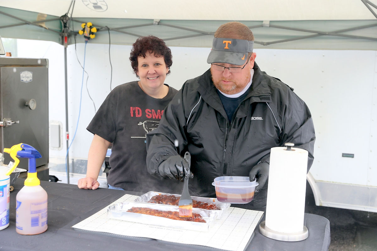 2025 Hilltop Supermarket Dwayne Byard Memorial BBQ Cook-Off. (Mark Haynes, Clarksville Online) 2025 Hilltop Supermarket Dwayne Byard Memorial BBQ Cook-Off. (Mark Haynes, Clarksville Online)