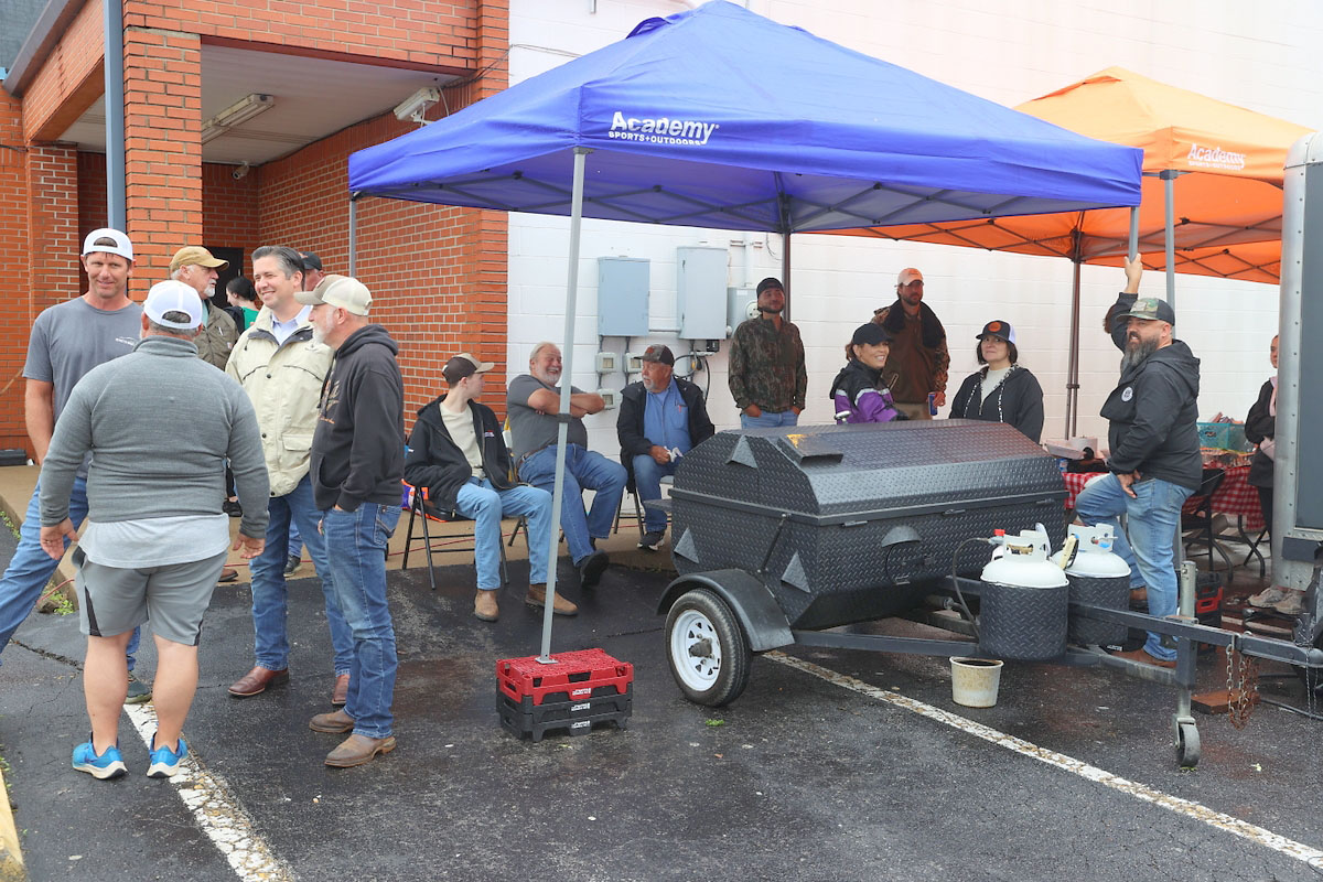 2025 Hilltop Supermarket Dwayne Byard Memorial BBQ Cook-Off. (Mark Haynes, Clarksville Online) 2025 Hilltop Supermarket Dwayne Byard Memorial BBQ Cook-Off. (Mark Haynes, Clarksville Online)