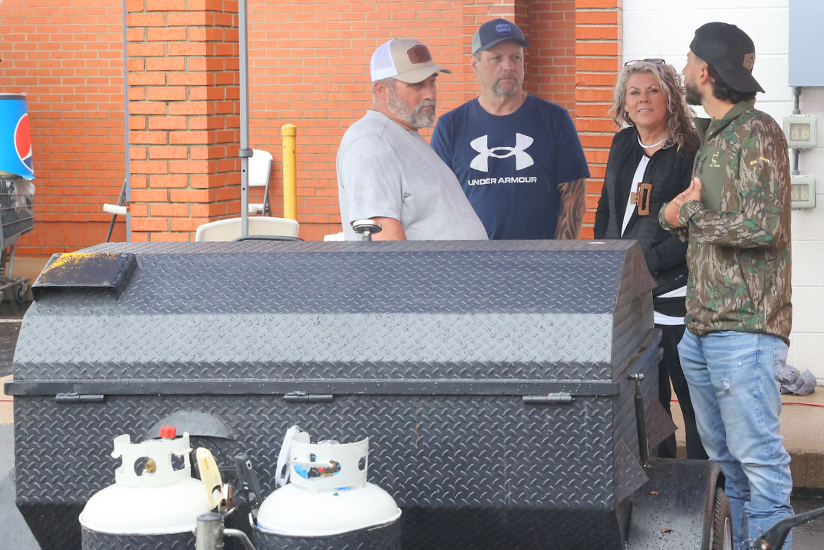 2025 Hilltop Supermarket Dwayne Byard Memorial BBQ Cook-Off. (Mark Haynes, Clarksville Online) 2025 Hilltop Supermarket Dwayne Byard Memorial BBQ Cook-Off. (Mark Haynes, Clarksville Online)
