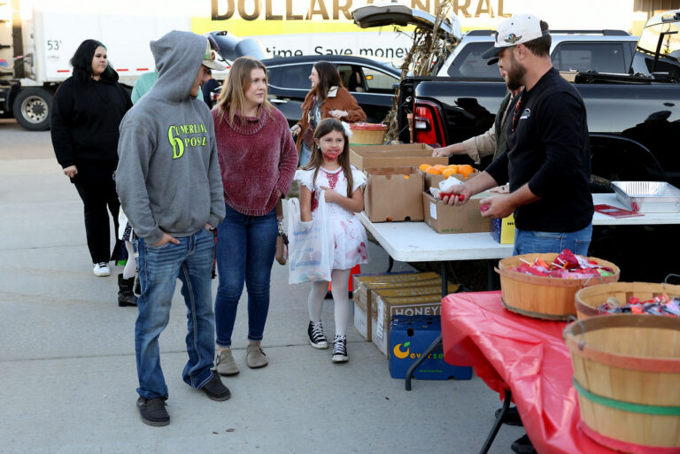 Hilltop Supermarket's Trunk or Treat event. (Mark Haynes, Clarksville Online)
