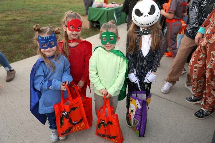 Hilltop Supermarket's Trunk or Treat event. (Mark Haynes, Clarksville Online)
