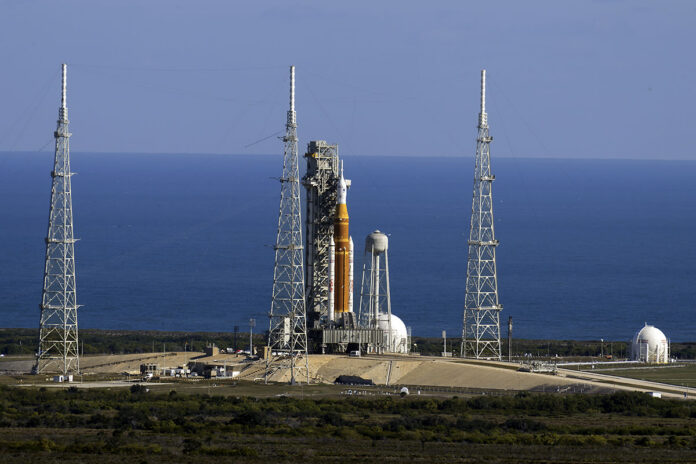 NASA’s Artemis II SLS (Space Launch System) rocket with the Orion spacecraft atop a mobile launcher is seen at Launch Complex 39B, Thursday, January 29th, 2026, at NASA’s Kennedy Space Center in Florida. The Artemis II test flight will take Commander Reid Wiseman, Pilot Victor Glover, and Mission Specialist Christina Koch from NASA, and Mission Specialist Jeremy Hansen from the CSA (Canadian Space Agency), around the Moon and back to Earth. (NASA/Jim Ross)